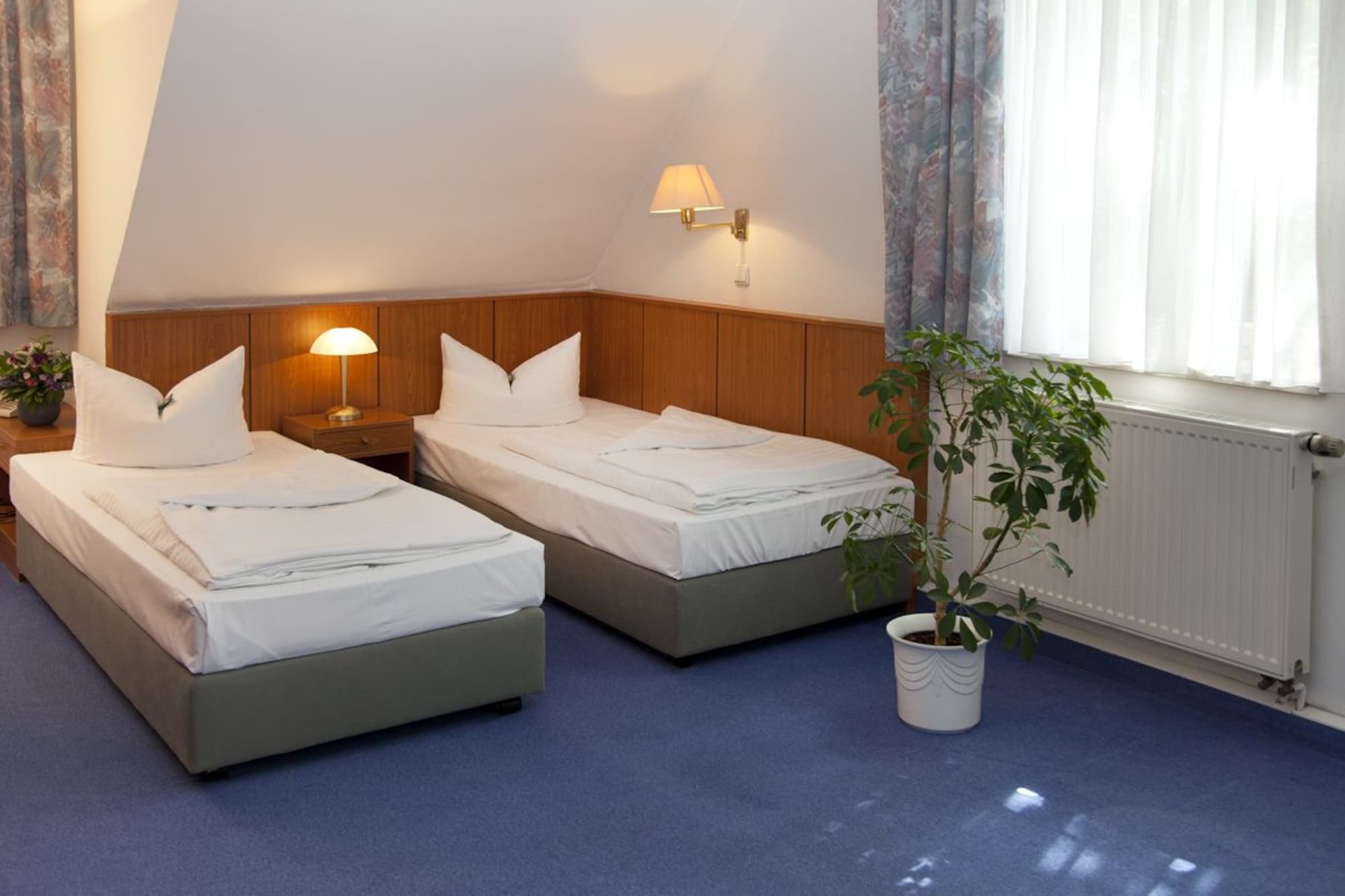 Hotel Und Restaurant Gartenstadt Эрфурт Экстерьер фото